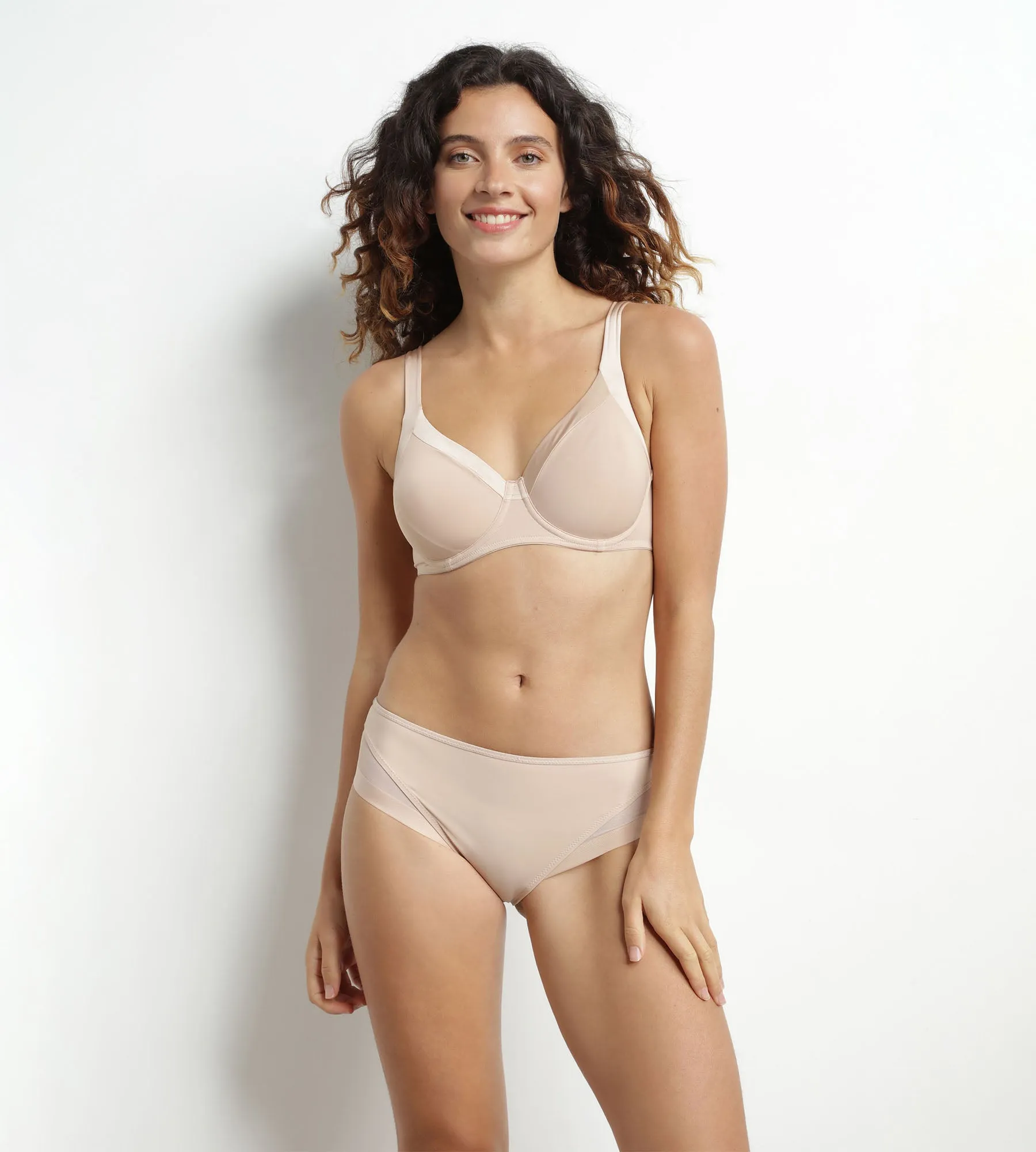 Generous New Skin underwire push-up bra