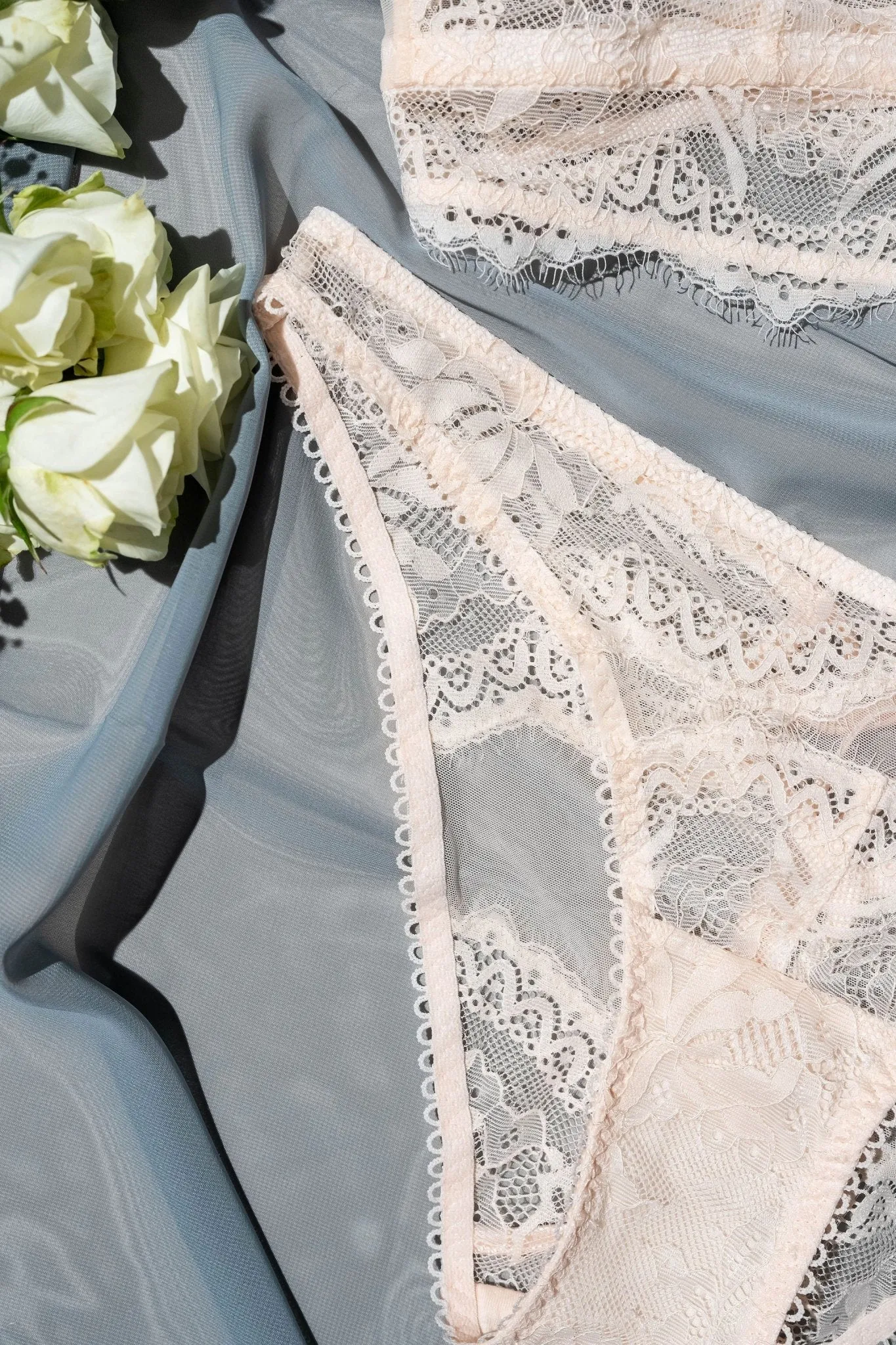 Lace & Mesh Button Panty - Champagne