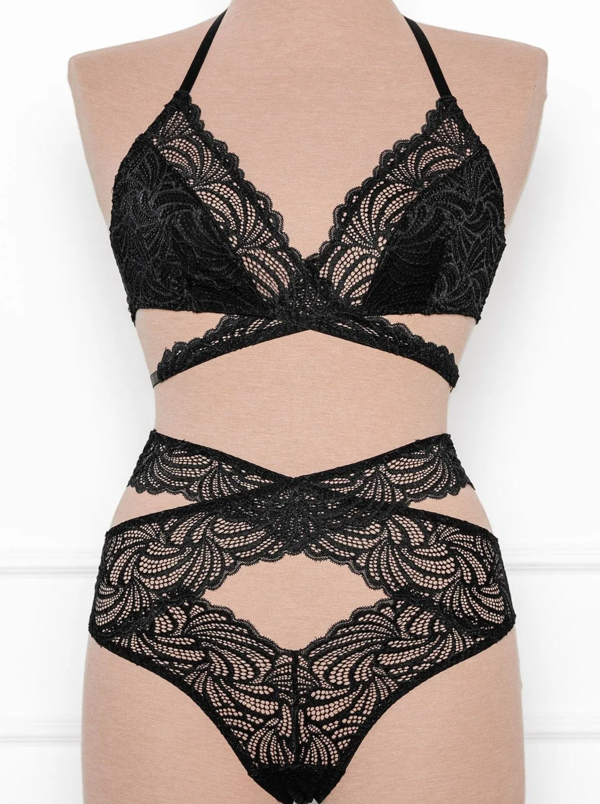 Strappy Wrap Bralette - Black