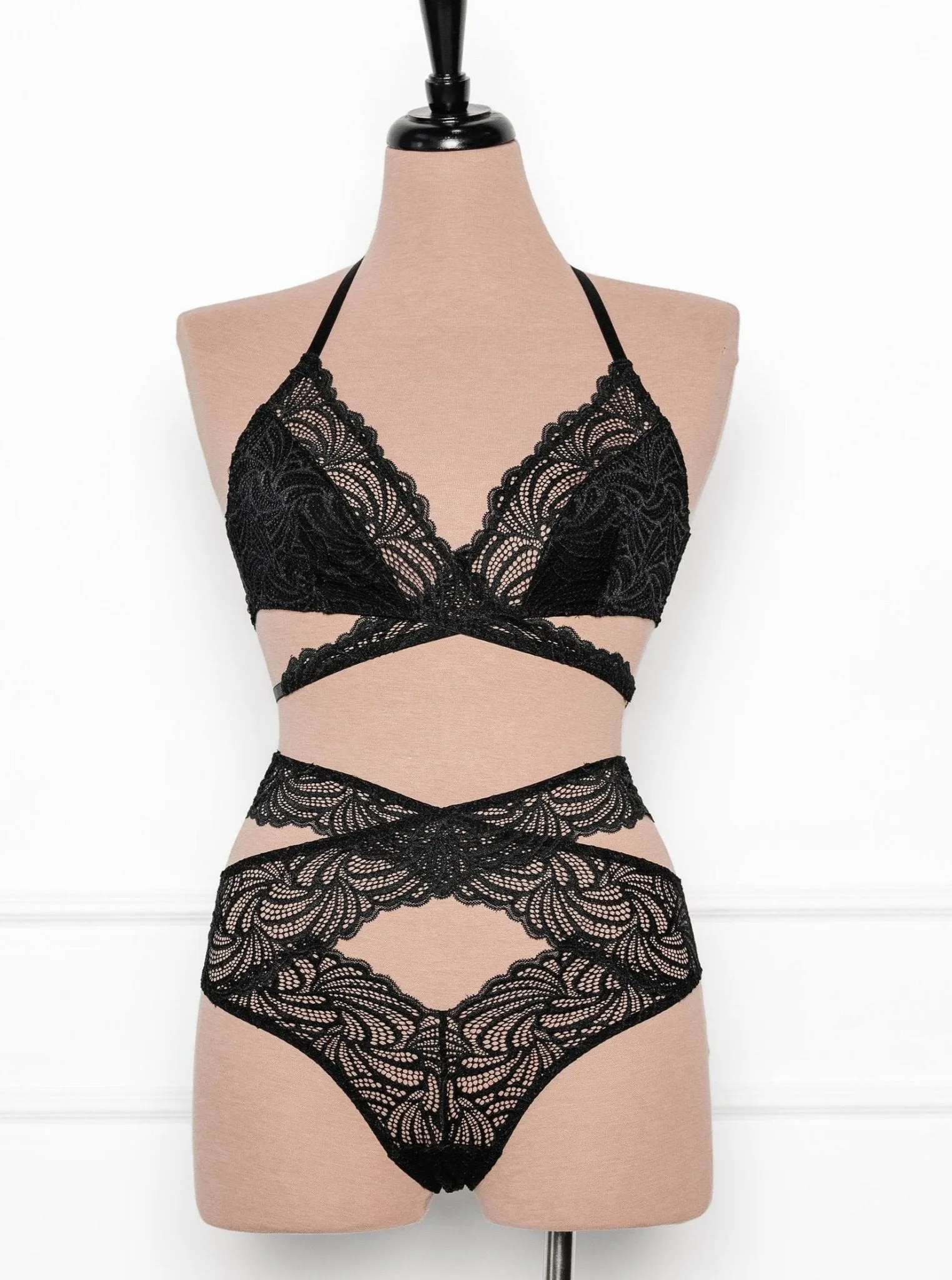 Strappy Wrap Bralette - Black