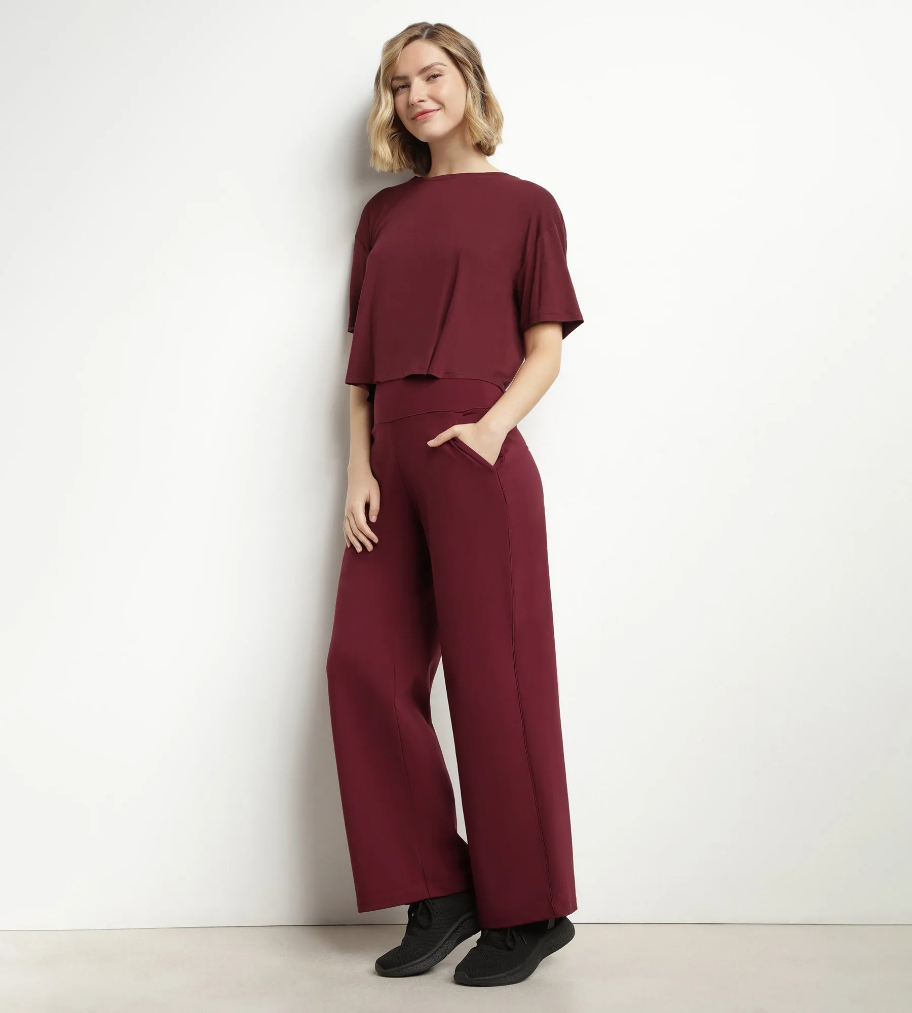 Women's sports T-shirt in burgundy viscose with open back Dim Move